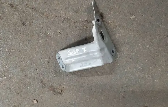 Volkswagen e-Golf Fender mounting bracket 5G0821135B