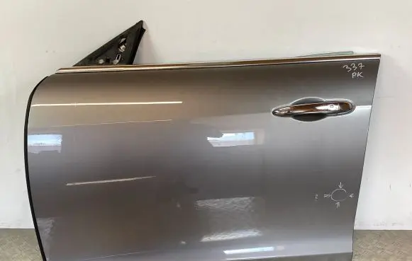 Maserati Quattroporte Front door