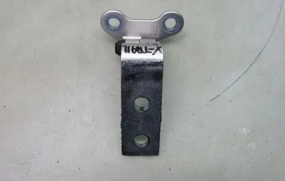 Nissan X-Trail T33 Rear door lower hinge