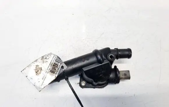 Volkswagen Touran I Engine coolant pipe/hose 03G121132B