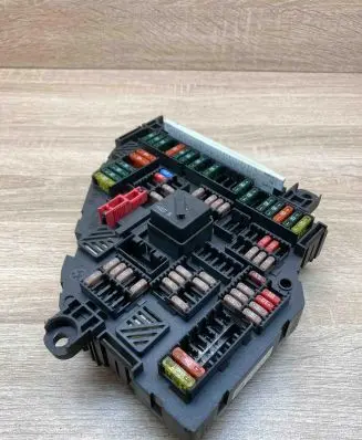 BMW 5 F10 F11 Fuse module 9234423 923442301 Used