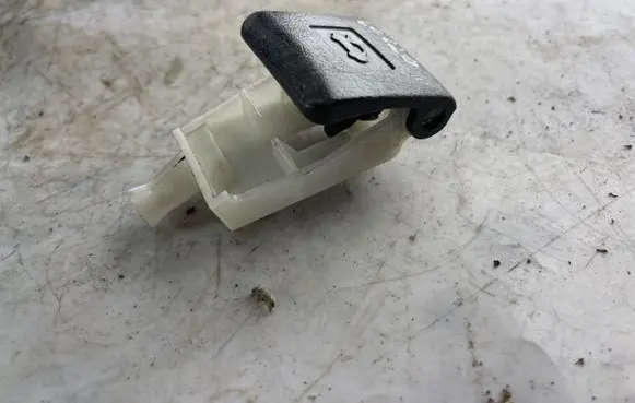 Toyota Land Cruiser (J120) Engine bonnet (hood) release handle 5361120070