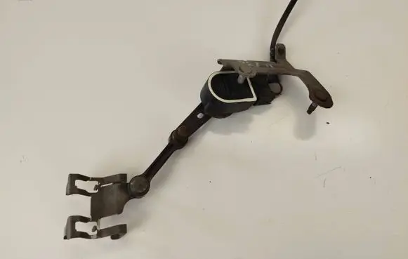 Mercedes-Benz C W205 Headlight/headlamp level sensor A0009053704 2171 140617