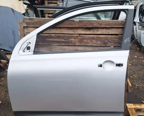 Nissan Qashqai Front door