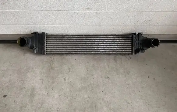 Mercedes-Benz C W204 Intercooler air channel guide A2045000300