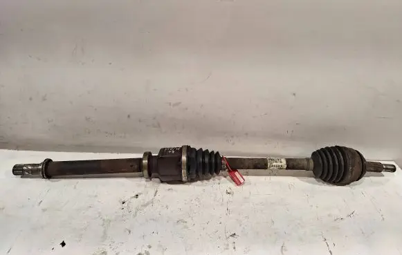 Renault Sandero II Front driveshaft 8200543478