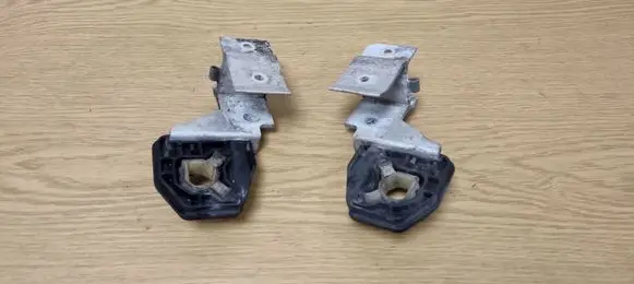 BMW 1 F20 F21 Radiator mount bracket 7245796