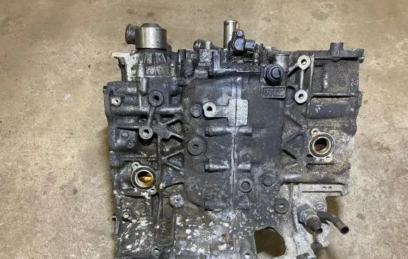 Subaru Legacy Engine block 