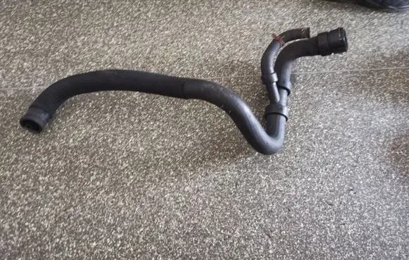 Volvo XC60 Engine coolant pipe/hose