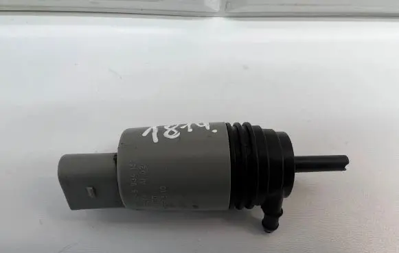 BMW 5 E60 E61 Windscreen/windshield washer pump 6934159 23557610