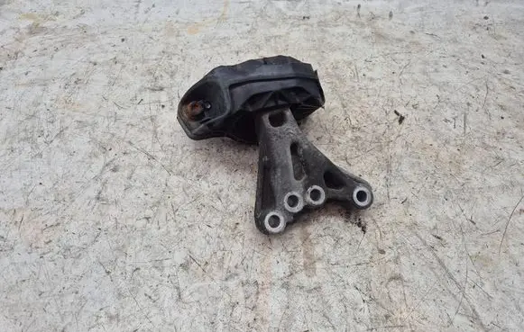 Peugeot 2008 I Engine mount bracket 9676771080