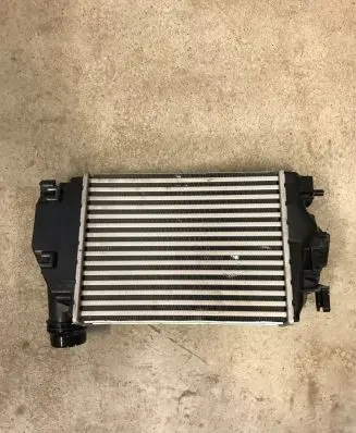 Nissan Qashqai Intercooler radiator 144614EJ1A N166253A 212013