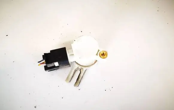 Opel Insignia A Clutch pedal sensor 25894753