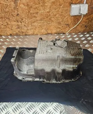 Volkswagen Touran I Oil sump 03C103603T