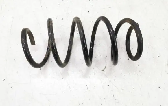 Volkswagen Golf VI Front coil spring