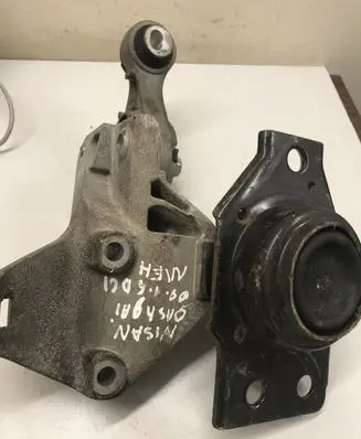 Nissan Qashqai Engine mount bracket DD130607