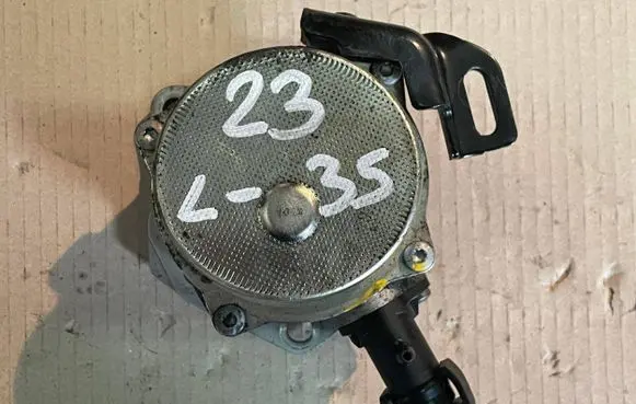 Nissan Juke I F15 Vacuum pump 146505272R 05641000