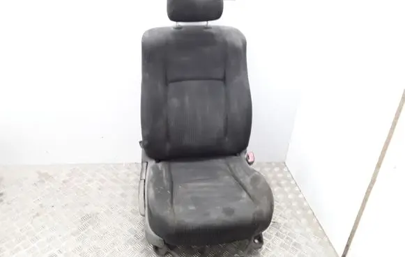 Toyota Avensis T270 Front driver seat 1398476