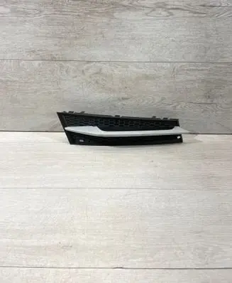 Front bumper lower grill