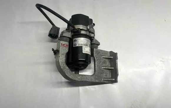 Dodge RAM 1500 DS Vacuum pump P68385753AA 04581999AC