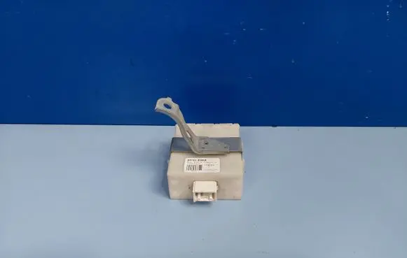 Toyota Avensis T250 Door central lock control unit/module 8974105050