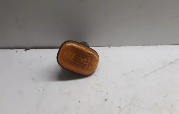 Toyota Previa (XR30, XR40) II Front fender indicator light 6R019461