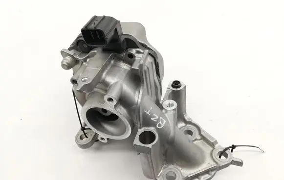 Toyota C-HR I Water pump AISIN10
