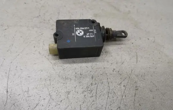 BMW 5 E39 Central locking motor 67118384069 8384069