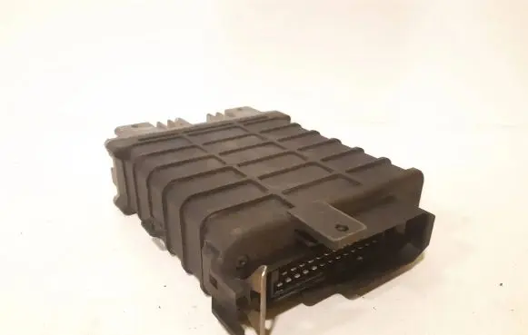 Volkswagen PASSAT B3 Engine control unit/module 443907403