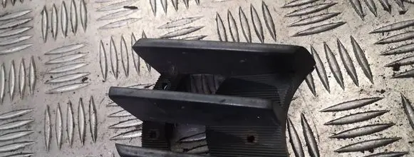 Mitsubishi Pajero Front bumper lower grill mr478679