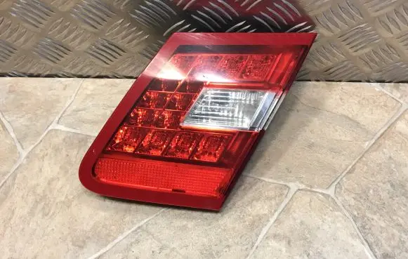 Mercedes-Benz E W212 Tailgate rear/tail lights A2129060258