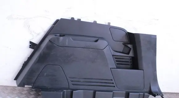 Peugeot 5008 II Trunk/boot side trim panel 9811359577