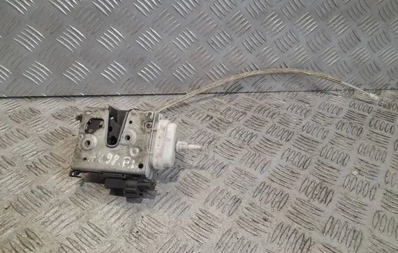 Audi A4 S4 B5 8D Front door lock 8D2837016F