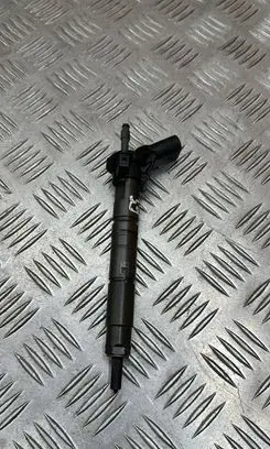 Mercedes-Benz E W212 Fuel injector A6420701187 150502 0445116026