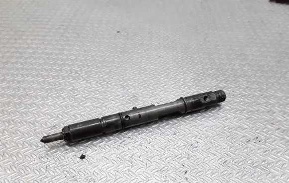 Audi A6 S6 C5 4B Fuel injector 059130201F