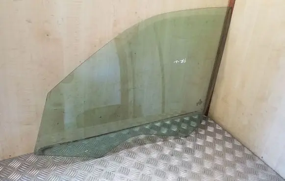 BMW X3 E83 Front door window glass four-door
