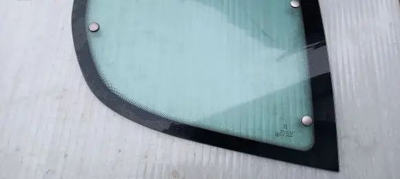 Peugeot 206 Rear side window
