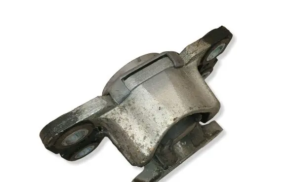 Volvo XC60 Engine mount bracket 151208