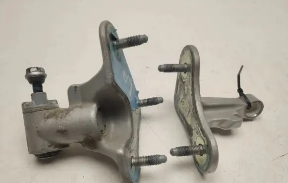 Mercedes-Benz ML W166 Front door upper hinge A1667200237