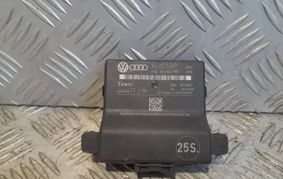 Audi A3 S3 8P Gateway control module 1K0907530P