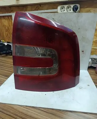 Skoda Octavia Mk2 (1Z) Rear/tail lights 1Z9945