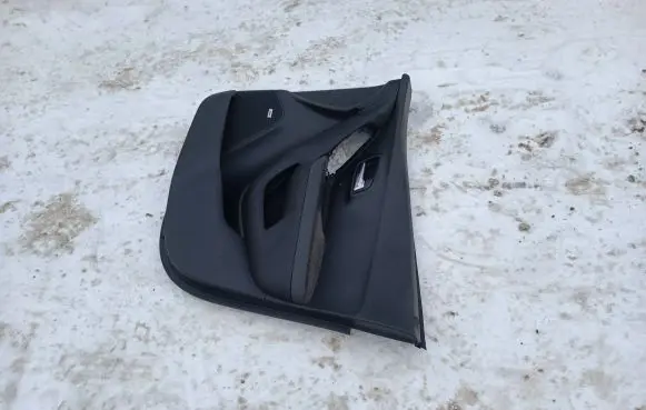 Chevrolet Trax Front door card panel trim 94514344