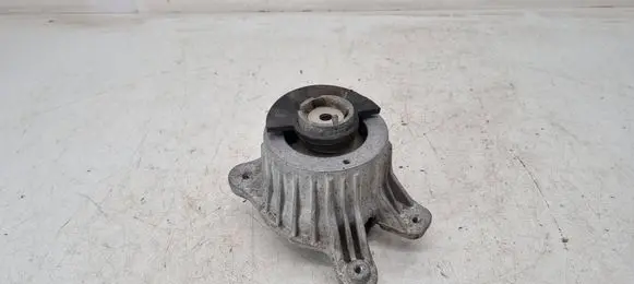 Engine mount bracket