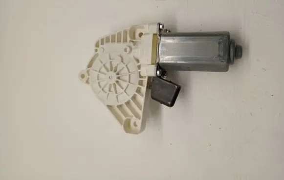 Mercedes-Benz S AMG W222 Front door window regulator motor A55382