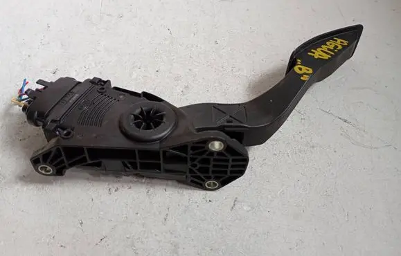 Opel Agila B Accelerator throttle pedal 4940051K50