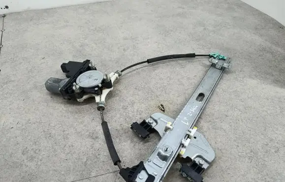 KIA Rio Front door window regulator with motor 824501W010