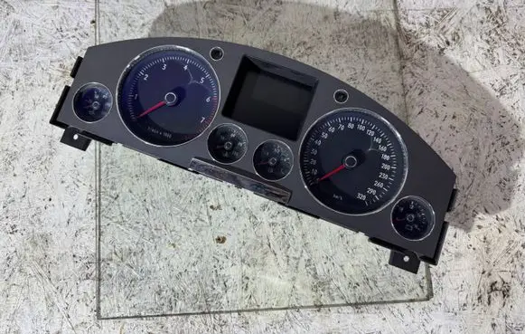 Speedometer (instrument cluster)