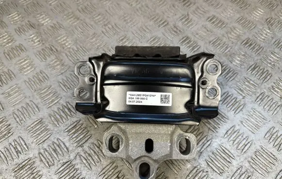 Audi Q3 F3 Engine mount bracket 5QA199555C