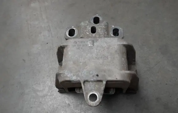 Volkswagen New Beetle Engine mount bracket 1J0199555