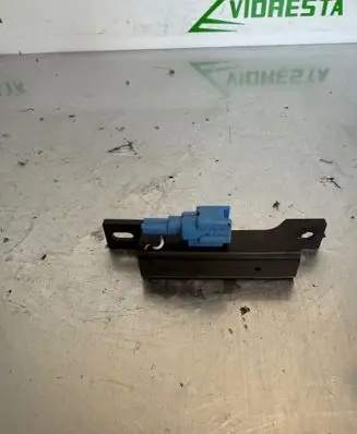 Keyless system antenna
